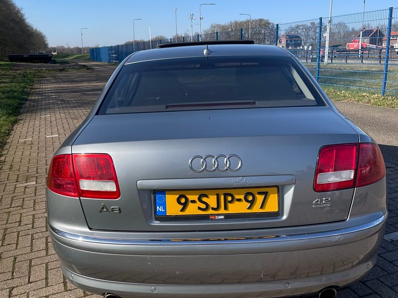 Audi A8 D3 4.2 V8 2006